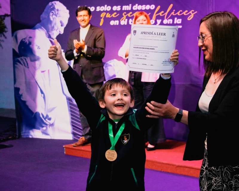 Primeros Básicos celebran su gran logro: Aprender a Leer