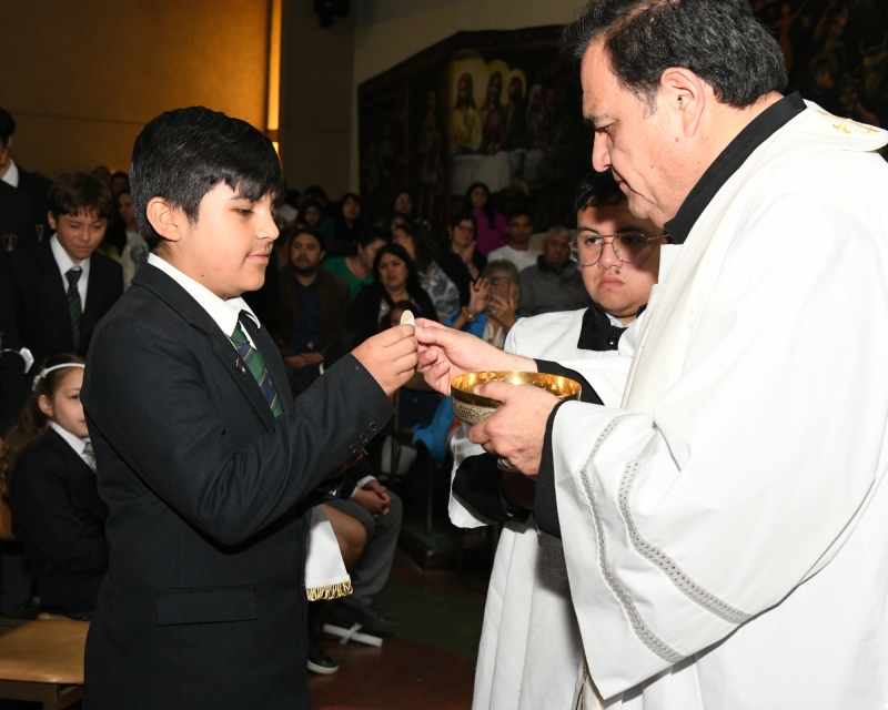 Santuario María Auxiliadora celebra la fe de 32 niños en su Primera Comunión